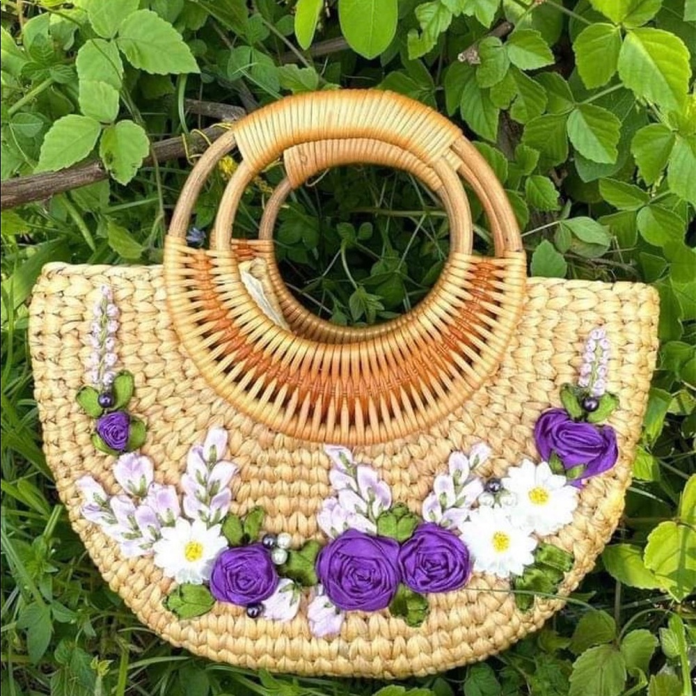 Vietnamese bag hand made . Very beautiful! Nature Water hyacinth from Viet Nam.